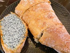 松露鱼籽法棍-Let's Taipei 非常烘焙(太古里店)