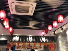 -爆炸头阿姨小四川正宗川味小吃(无任何分店)