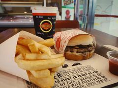蘑菇牛肉汉堡-FATBURGER 特富客汉堡(外交公寓店)