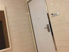 -肯定精品酒店(南京龙江地铁站省妇幼保健院南门店)