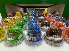 -m豆巧克力世界(上海世茂广场店)