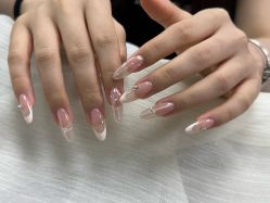 -芊屿芊浔美甲