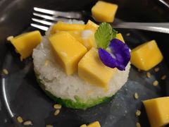 -Chom Cafe and Restaurant