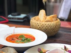 冬阴功汤-Golden Lily河内巴黎法越料理餐厅(建国西路店)