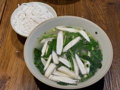 -粉八·云南米线·建水烧烤(常熟路店)