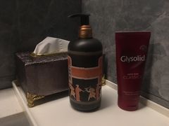 洗护-欧玛仕红酒廊(欧风花街店)