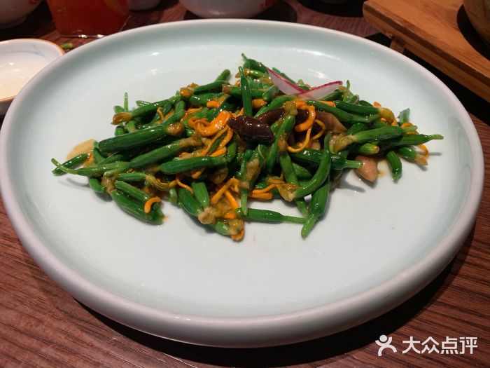 白玉兰广场店-鸡枞菌炒童子黄瓜-菜-鸡枞菌炒童子黄瓜图片-上海美食