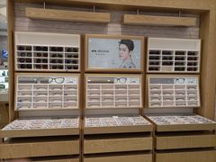 -标准眼镜·蔡司官方授权店(塘沽远洋未来汇店)