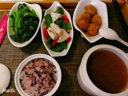 -爱妈月子会所(汕樟总店)