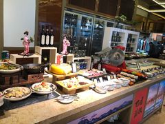 自助取餐区-大中华希尔顿酒店-念自助餐·嗨啤·小龙虾