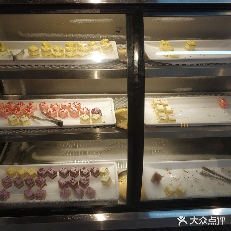 探店潮牛岛自助火锅