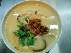 -思念果岭湖畔花房餐厅