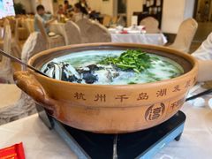 秀水砂锅鱼头-千岛湖鱼味馆(十字街总店)