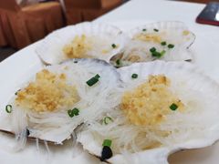 蒜蓉粉丝蒸元贝-五谷芳乳鸽王(海景店)