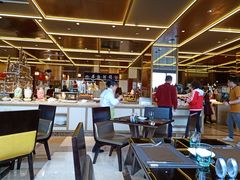 -大中华希尔顿酒店-念自助餐·嗨啤·小龙虾