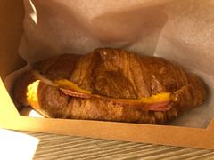 鸡肉芝士可颂-星巴克臻选(福州东百中心分店)
