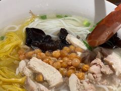 云南米线-麻婆婆白家肥肠粉(海岸城店)