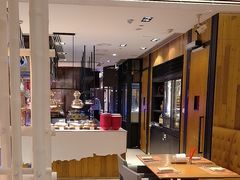 -松咖啡自助餐厅·松北香格里拉