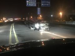 -虹桥火车站-停车场