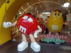 -m豆巧克力世界(上海世茂广场店)