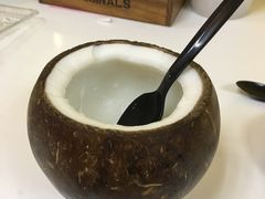 -志龙皇冠吃货椰子铺