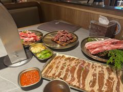 -草家酱蟹炭火烤肉店(珲春南路一店)