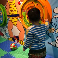 -爱婴室(上海浦建路店)