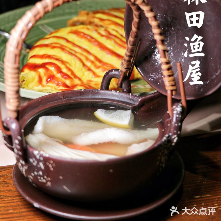 正宗日料店，蛋包饭很nice，手握寿司也是一绝~