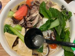 -蒙自源米线大王(东站店)