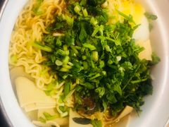 -小蛮椒麻辣烫·麻辣拌(青浦宝龙店)