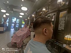 -海文先生国潮烫染男士理发馆