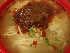 -亮亮面馆(经六路店)