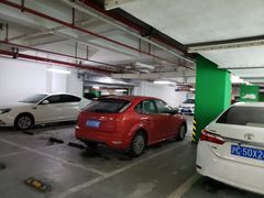 -丽丰购物中心·停车场