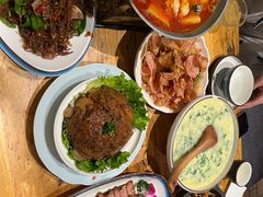 -老滇山寨•云南特色菜•地方菜•民族风情歌舞表演(金碧店)