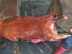 -黄记四更烤乳猪店