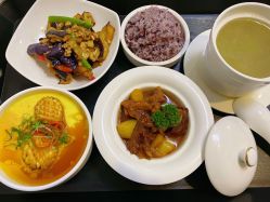 -臻康乃馨月子中心(集美店)