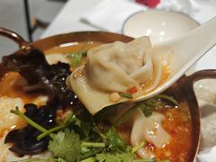 砂锅肥汁鲜肉大馄饨-小杨生煎(香港名都店)