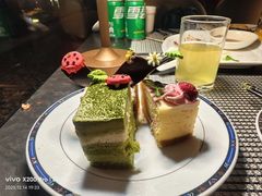 -亚洲国际大酒店·云顶阁旋转自助餐厅