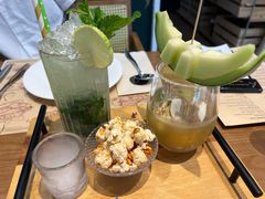 -Mark&Mars Restaurant