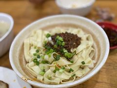 -雷祖芳老妈蹄花店