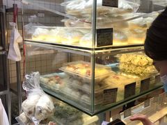 -白玉兰食品甜凤店(合生汇店)