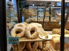 -Dough&Joe团憩(瑞虹天地月亮湾店)