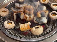 -围炉肉舍•炭烤活鳗•丹东海鲜烤肉(步行街店)