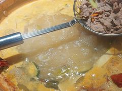 -洱火云南酸菜牛肉火锅(石景山当代商城店)