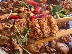 -鸿亨泰杂鱼馆(港馨家园店)