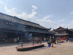 -峨眉山报国寺