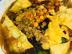 -丽丽三鲜螺蛳粉(田林路店)