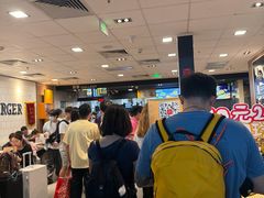 -麦当劳(上海虹桥站30B检票口楼上)