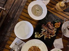 秘制猪肋排配薯条-Supine Bistro溯泮餐厅