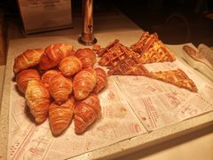 -上海滴水湖皇冠假日酒店